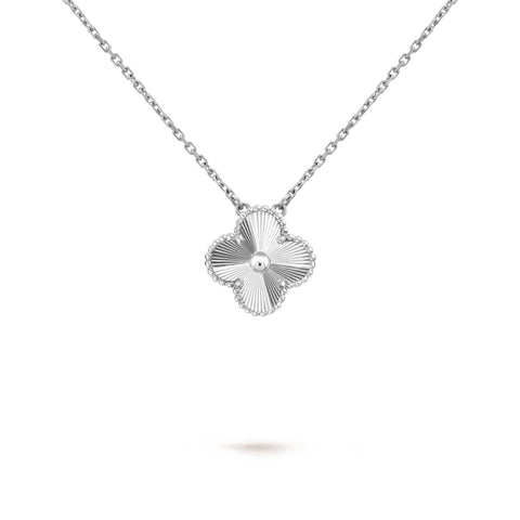 CLOVER PENDANT